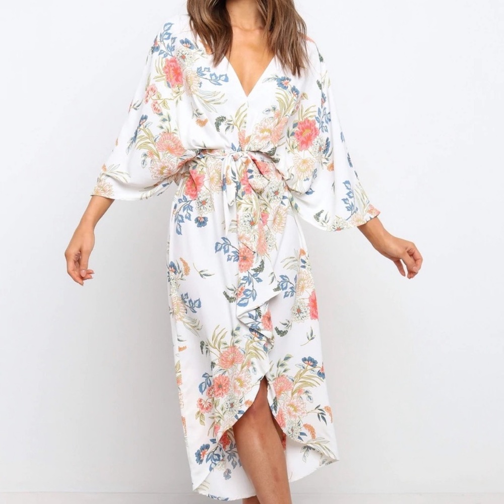 Petal & Pup Prescott Dress Kimono Style Floral Print